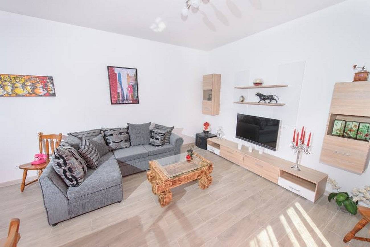 Ganze Wohnung, 2-Zimmer-Ferienwohnung mit Terrasse Kastel Stafilic, Kastela A-21591-a in Kastel Novi, Kaštela