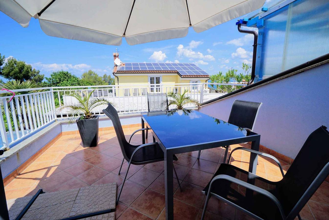 Ganze Ferienwohnung, Ferienwohnung mit Balkon und Meerblick in Crveni Vrh, Umag und Umgebung