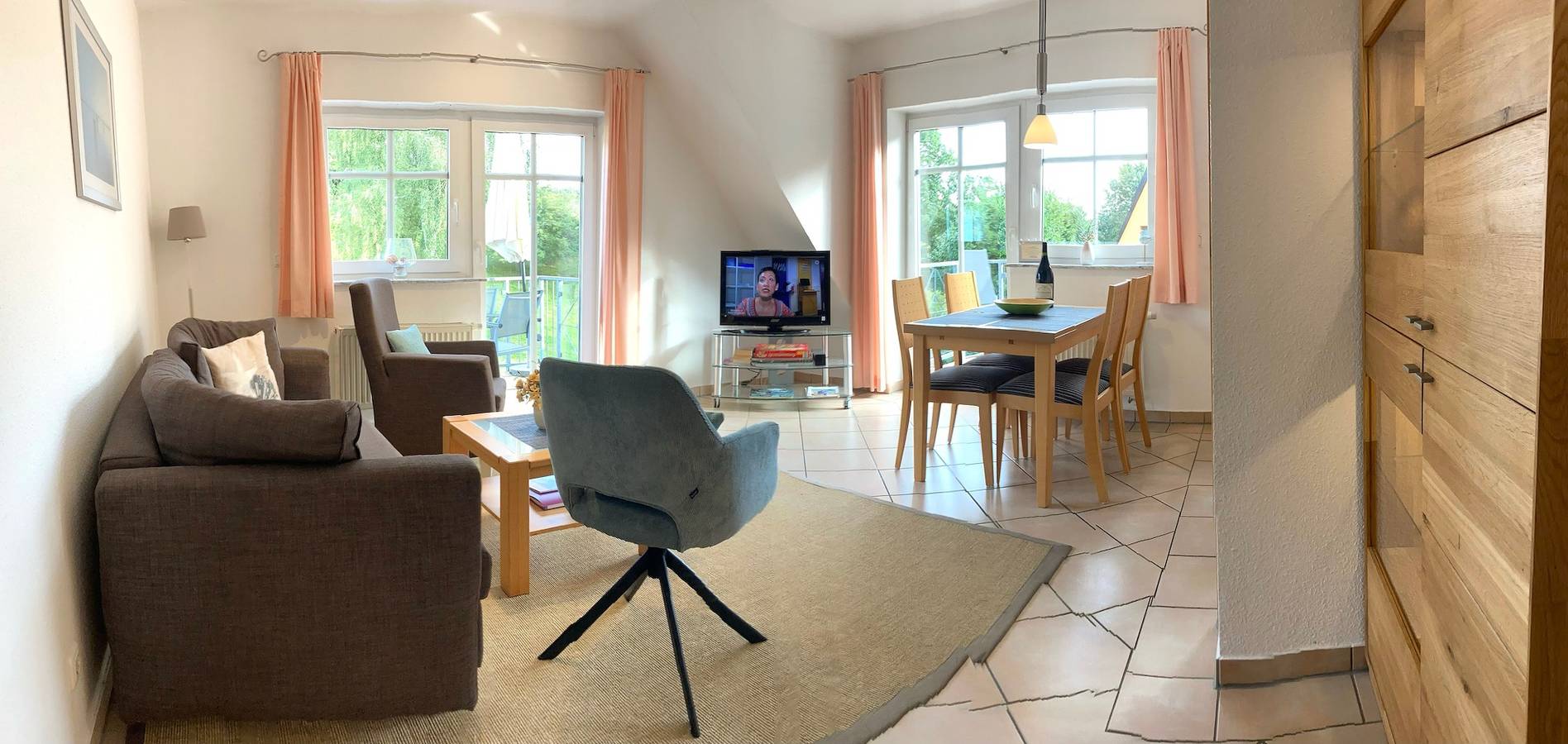 Apartamento vacacional entero, Dünenhaus in Toplage, 4 Fußminuten zum Südstrand mit Blick über Hügellandschaft zur Ostsee, Schwimmbadnutzung inklusive in Göhren, Rügen