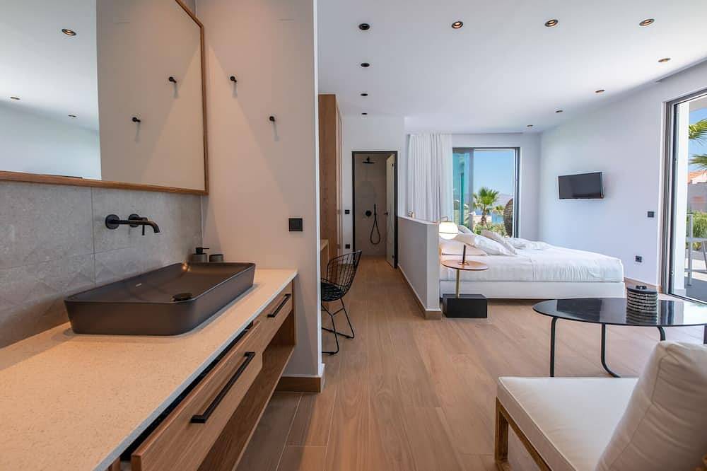 Villa Lydia ,two pools, indoor heated pool , sea view in Kissamos, Chania und Umgebung