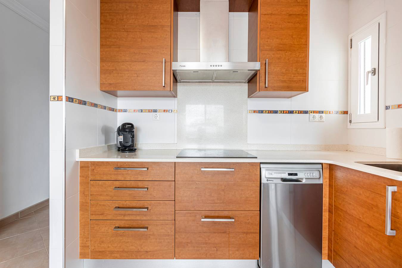 Apartamento entero, Apartamento 'Acogedor y Excelente Ubicación' con Terraza Privada y Wi-Fi in Puerto de Sagunto, Sagunto