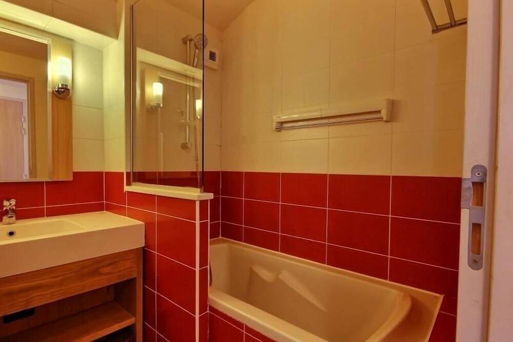 Ganze Wohnung, Gemütliches Studio-Kabine für 4 Pers. 50m von den Pisten, Balkon, Aufzug in Belle Plagne, La Plagne-Tarentaise