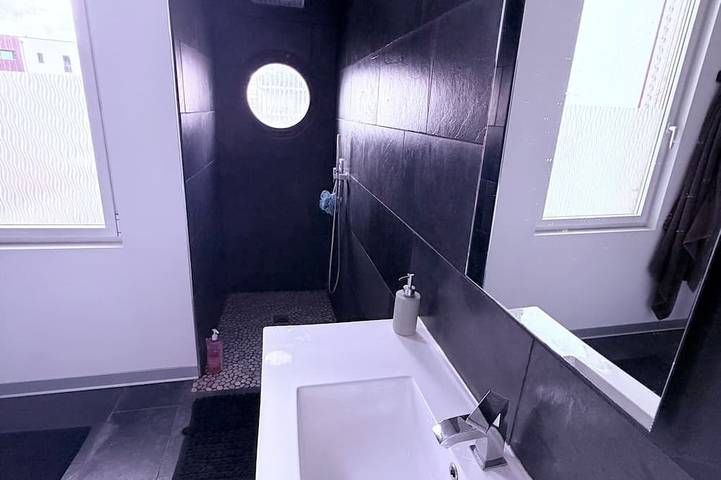 Ganze Wohnung, Tasteful duplex 100m2 ideally located in Rodez, Aveyron
