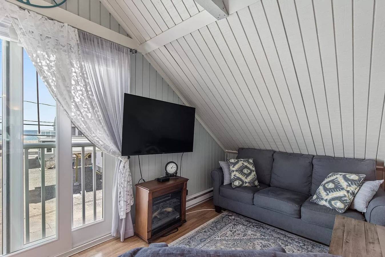 Entire apartment, Private Condo w/Ocean Views Next to Beach in Hampton, New Hampshire