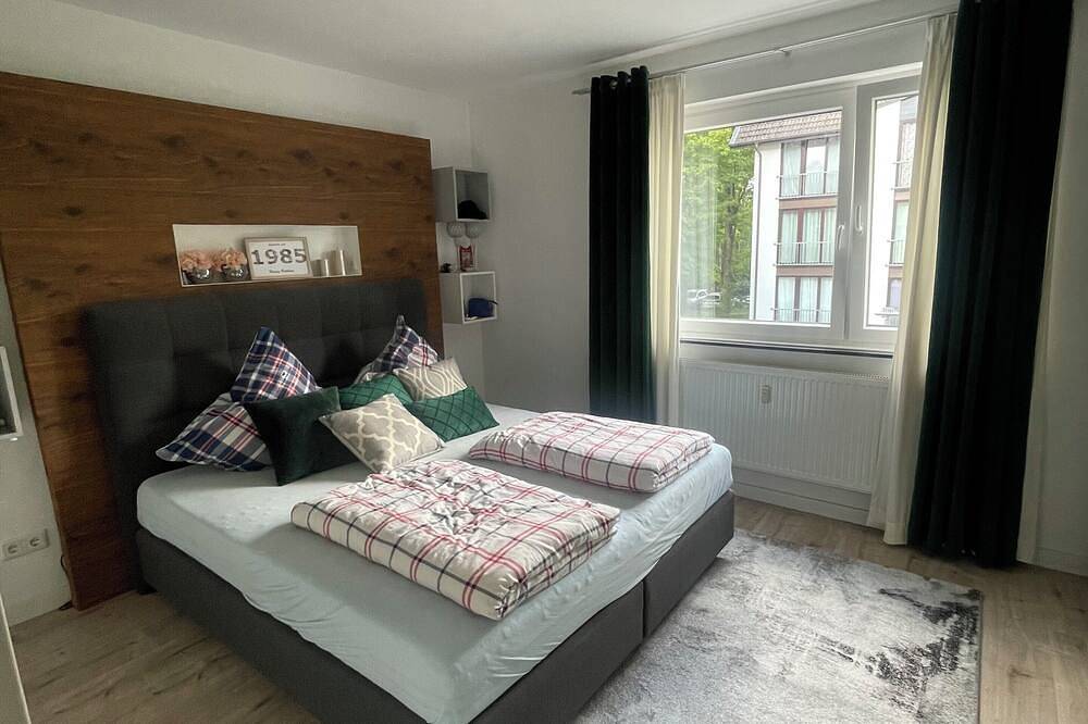 Ganze Wohnung, Zentrale Wohnung im 1. Og, Autobahn nah in Paderborn, Nordrhein-Westfalen