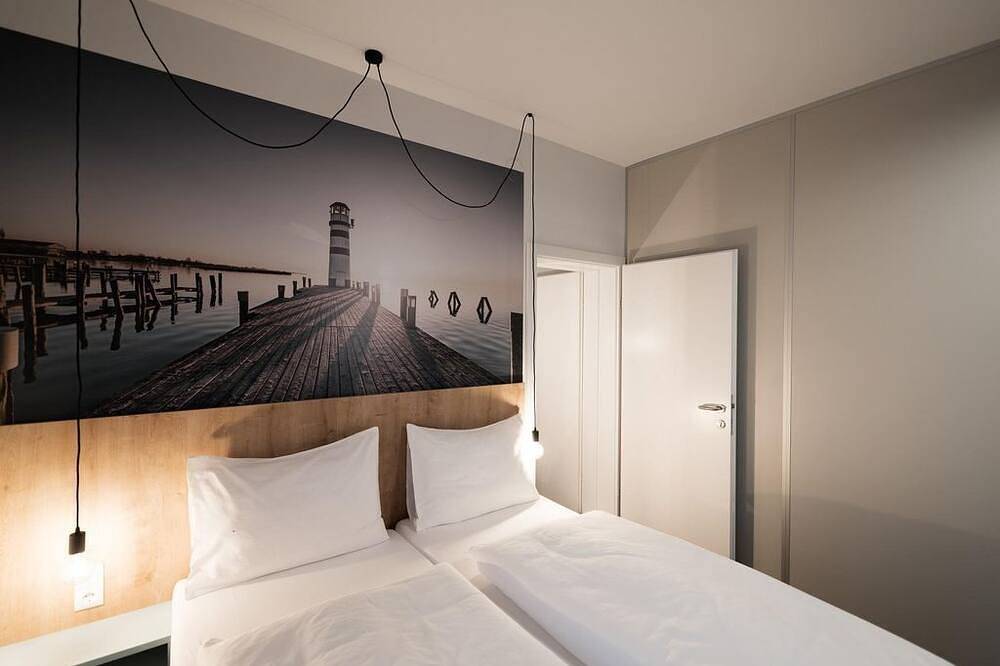 Doppelzimmer, Dusche, Wc - Lakeside77 Hotel in Marktgemeinde Podersdorf am See, Neusiedlersee-Hügelland