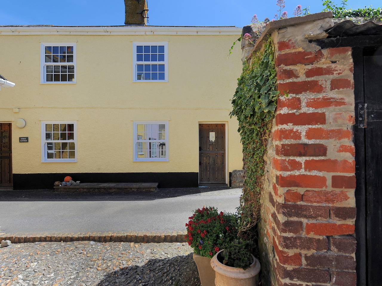 4/5 Georges Square in Lyme Regis, Dorset