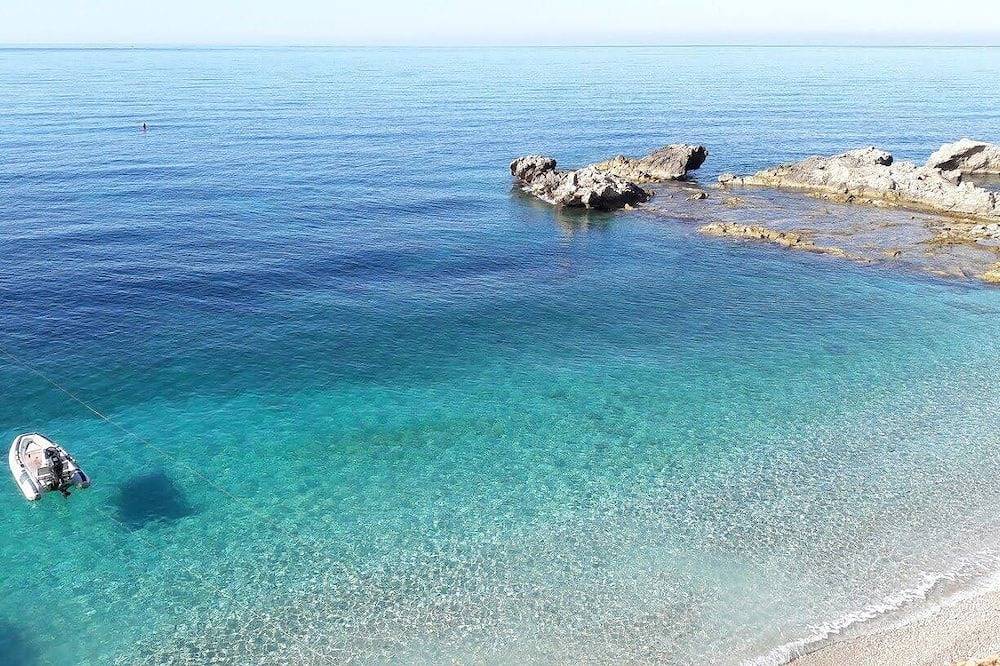 Entire apartment, Bellavista Love nest on one of the most beautiful ancient villages in Italy: Dolceacqua in Dolceacqua, Ligurian Alps
