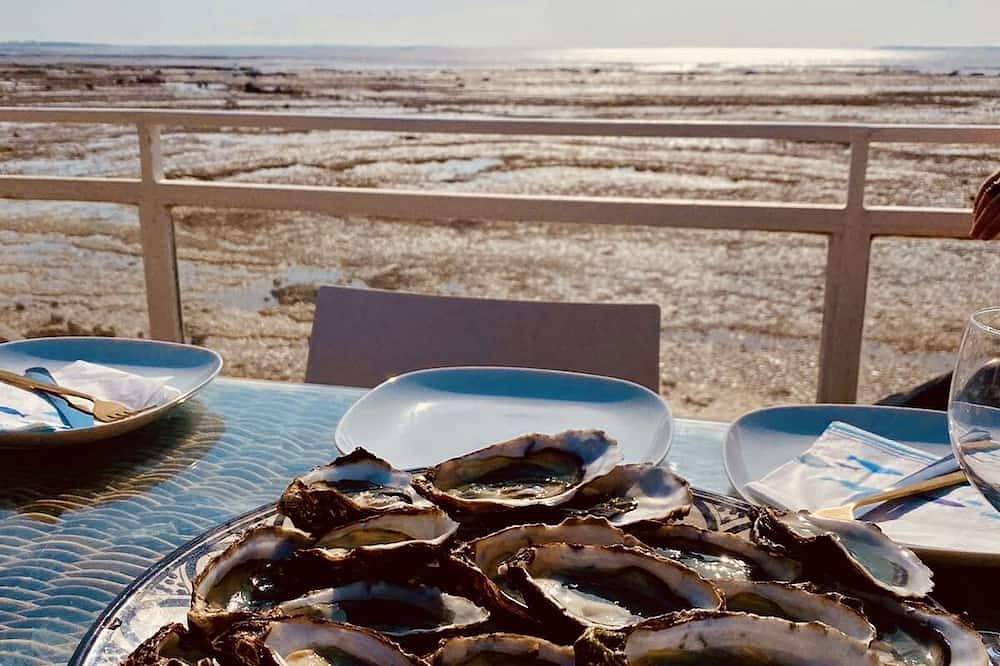 Villa Bord de mer - La Rochelle 8 /10 people - Swimming pool/Jacuzzi in Angoulins, La Rochelle region