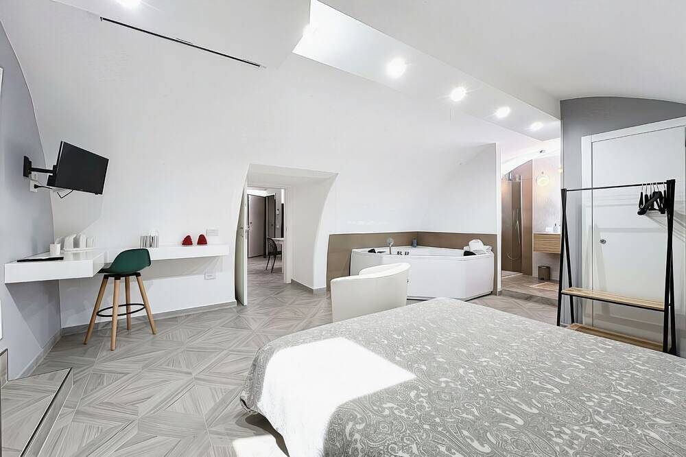 Apartamento entero, Bed and Breakfast 'Apartamento - Orquídea Celeste' con vistas al mar, Wi-Fi y aire acondicionado in Manfredonia, Gargano