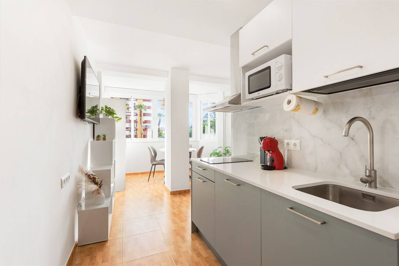 Apartamento entero, Apartamento 'Lucía' con piscina compartida, Wi-Fi y aire acondicionado in Playa de Torre del Mar, Torre del Mar
