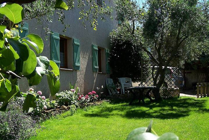 Gîte pour 4 personnes, avec jardin dans les Bouches-du-Rhône - 3