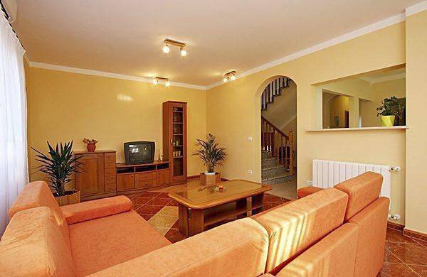 Modern ausgestattetes Ferienhaus in ruhiger Lage in Rabac, Ostküste Istrien