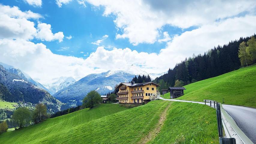Ferienhaus für 20 Personen, mit Balkon und Terrasse sowie Garten in Bad Hofgastein