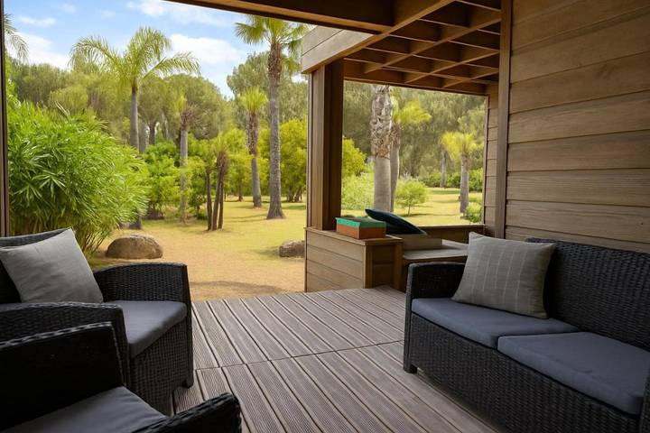 Location de vacances pour 6 personnes, avec Terrasse ainsi que Jardin et Vue dans Plage de la Marana