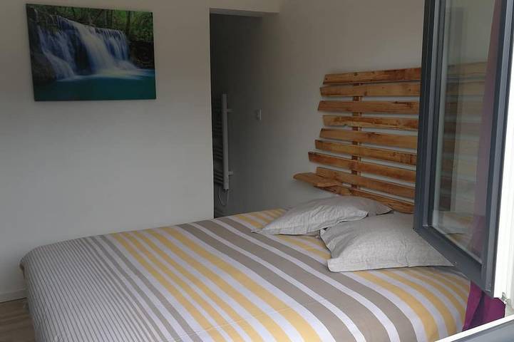 Gîte pour 2 personnes, avec terrasse ainsi que piscine et jardin, animaux acceptés à Lussan - 3