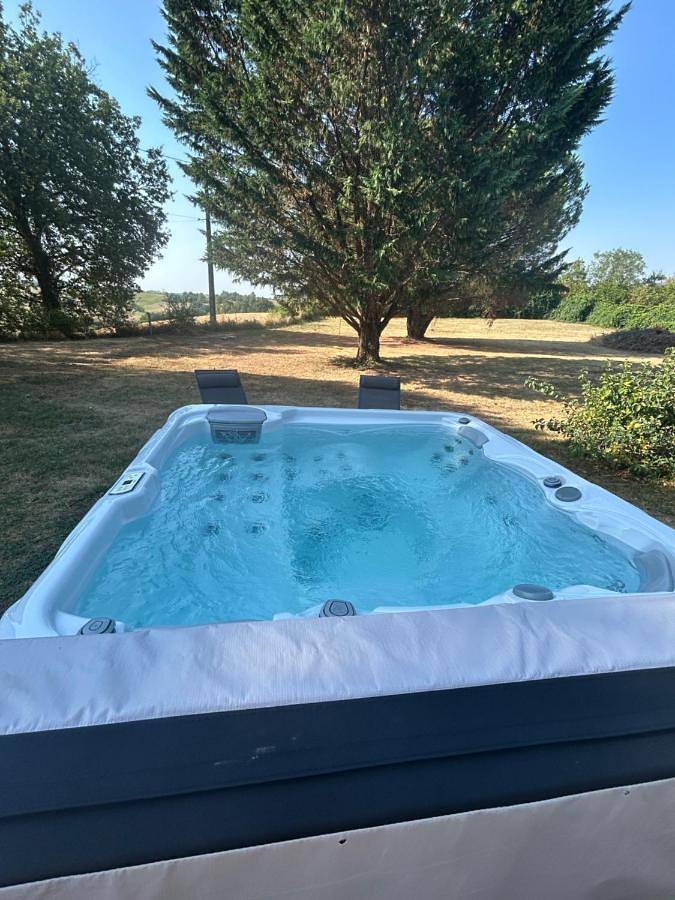 Large Double Room in Salvagnac, Région d'Albi
