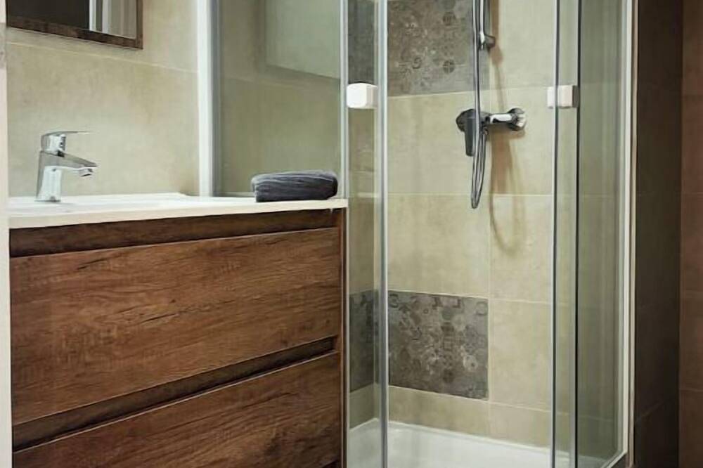 2-room open-plan air-conditioned garden view St Paul in La Colle-sur-Loup, Cannes region