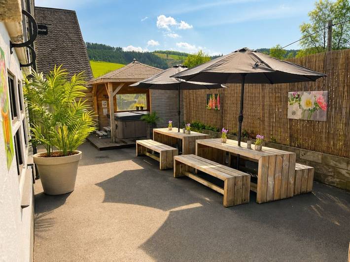 Villa für 14 Personen, mit Balkon und Terrasse sowie Whirlpool im Sauerland