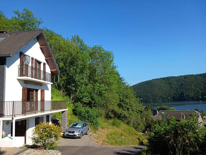 Gîte pour 6 personnes, avec Terrasse ainsi que Jardin et Vue