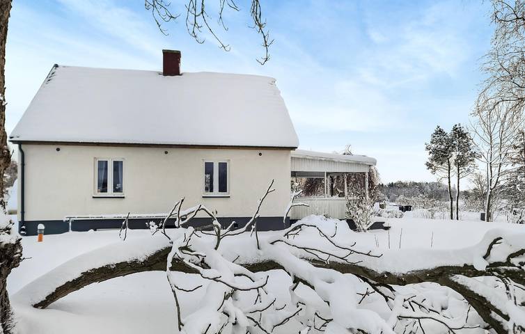Ferienhaus für 6 Personen mit Terrasse in Sjöbo und Umgebung