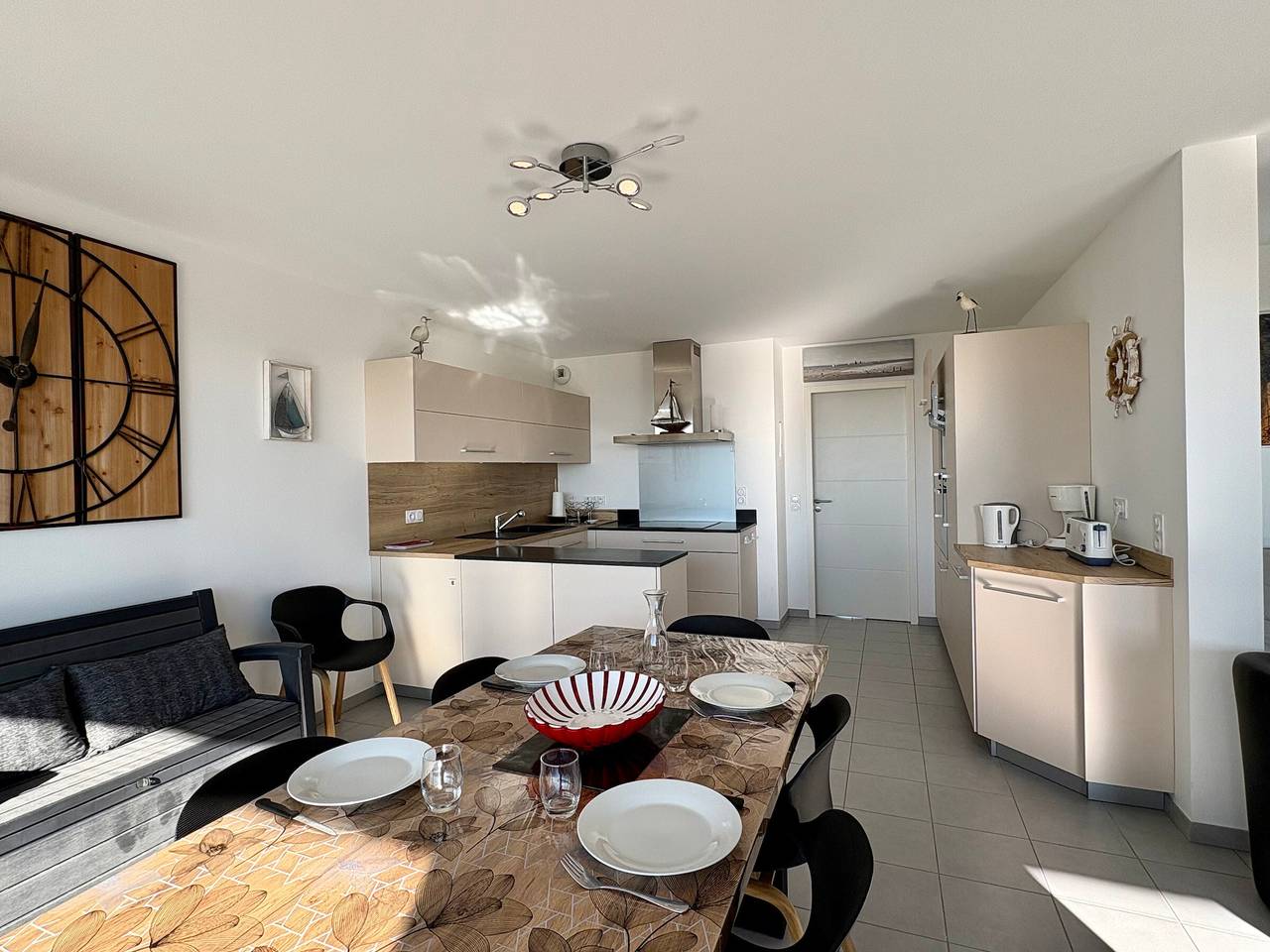 Apartamento entero, Moderno Apartamento de 2 Habitaciones con Terraza y Vista a 50m de la Playa in Saint-Hilaire-de-Riez, Vandea