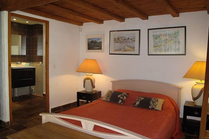 Location de vacances pour 2 personnes, avec jardin et terrasse, animaux acceptés à Roussillon - 3