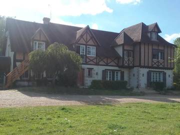 Cottage pour 6 personnes, avec jardin ainsi que vue et terrasse à Chaumont-sur-Tharonne