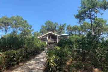 Location de vacances pour 6 personnes, avec piscine ainsi que jardin et terrasse à Le Porge