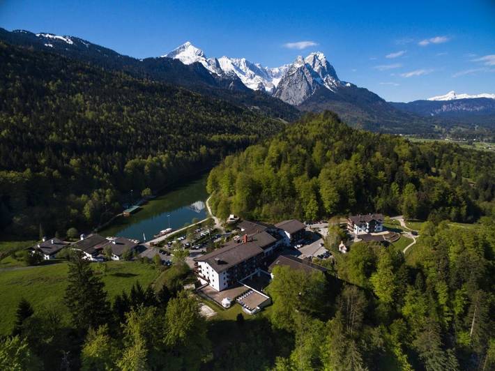 Hôtel pour 10 personnes, avec Jacuzzi et Terrasse ainsi que Jardin et Sauna