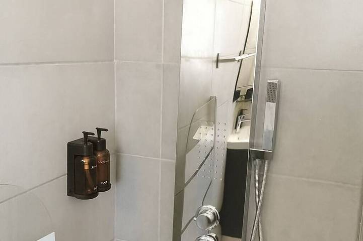 Ganze Wohnung, Alasia Modern 2Br Apt•Balcony• Near Nicosia Center in Nikosia, Südzypern