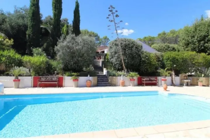 Chalet para 10 personas, con piscina y jardín - 1