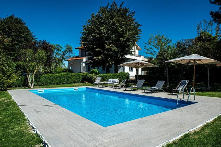 Alojamiento y desayuno para 2 personas, con jardín además de vistas y piscina - 1