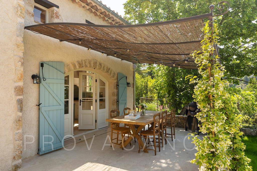 Provencal stone house with panoramic views and pool in Fayence in Fayenza, Region de Draguignan