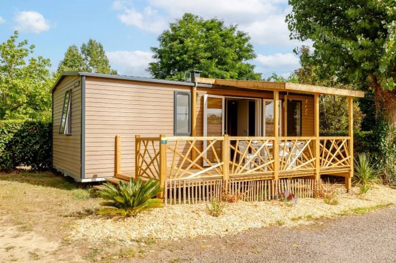 Zecamping 3* piscine couverte dog friendly locatif Tv Lv Bbq 33m2 in Talmont-Saint-Hilaire, Vendée