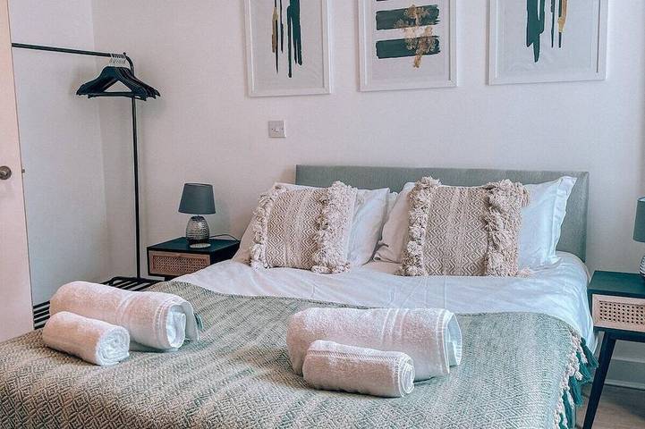 Entire apartment, City Centre Studio, Comfy Bed beside New St Station in Birmingham, Birmingham Area