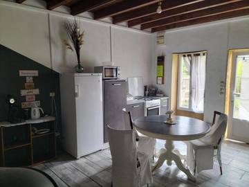 Location de vacances pour 4 personnes, avec terrasse et jardin à Le Bourdet