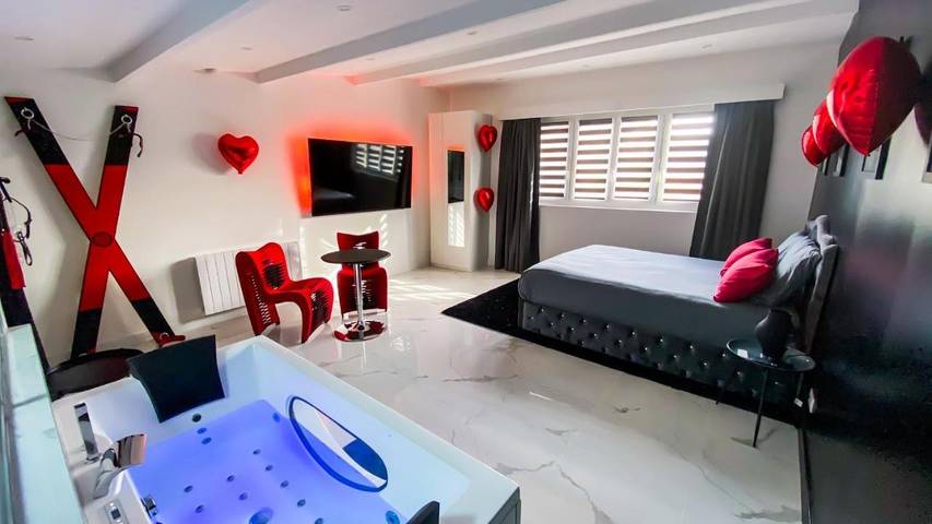 Gîte pour 2 personnes, avec Jacuzzi et Terrasse à Brétigny-sur-Orge - 2