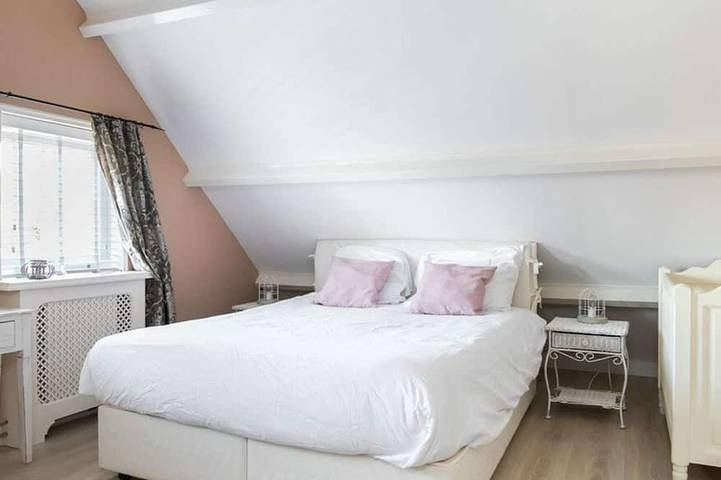 Cozy cottage with heated pool, garden and covered terrace in Franekeradeel, Mar del Norte Holanda