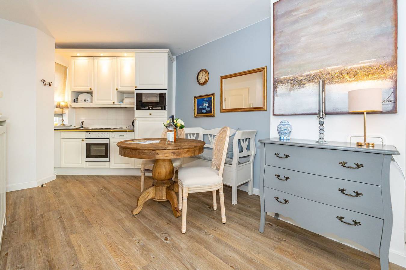 Ganze Wohnung, Ferienwohnung unter Reet für bis zu zwei Personen in Westerland. in Westerland, Sylt (Gemeinde)