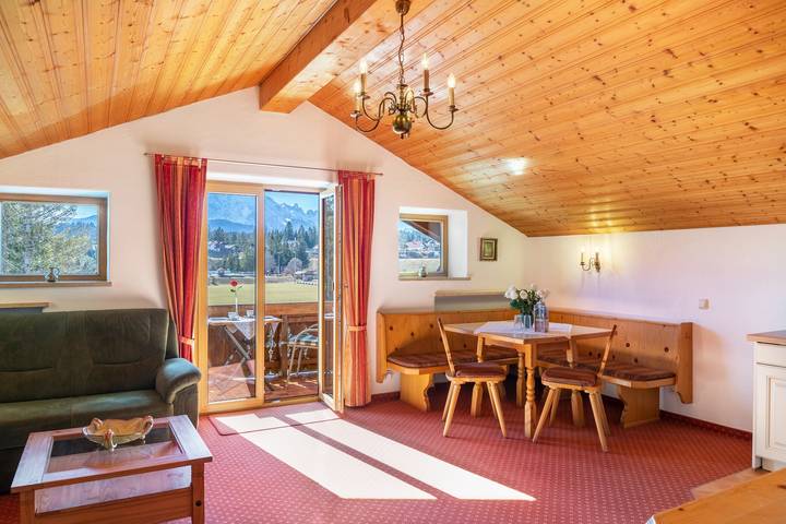 Ferienwohnung für 2 Personen, mit Balkon und Garten in Krün - 2