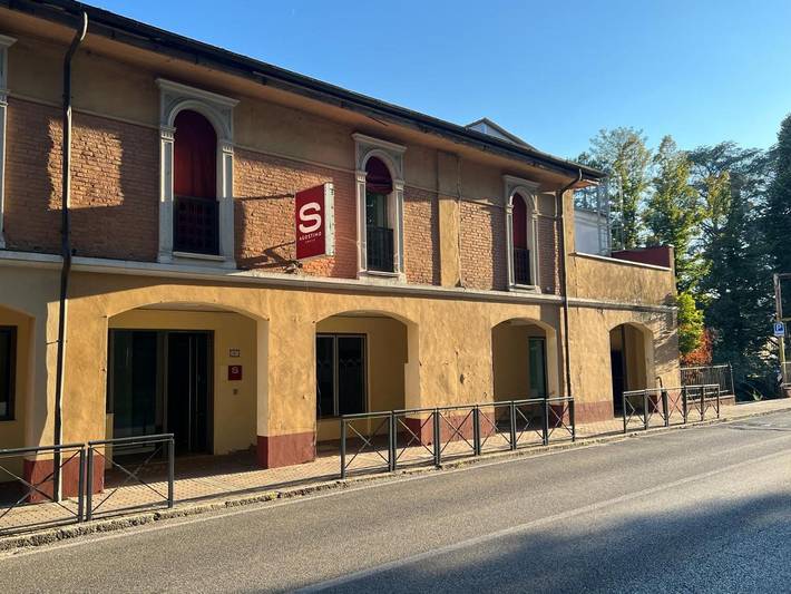 Hôtel pour 3 personnes, avec balcon, animaux acceptés à Sant'Agostino (homonymie)