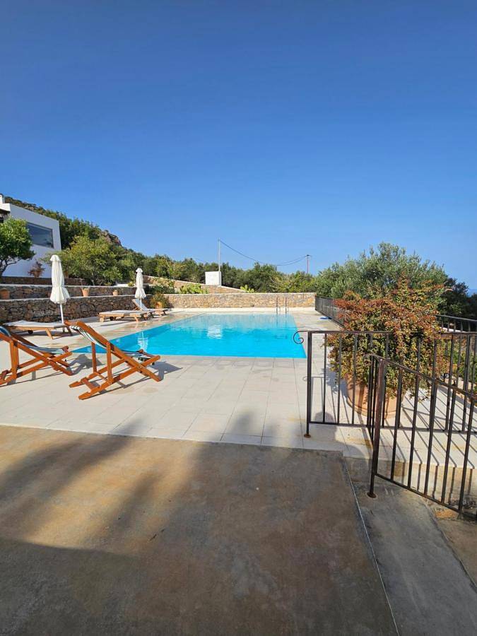 Villa für 4 Personen, mit Ausblick und Garten sowie Pool - 1