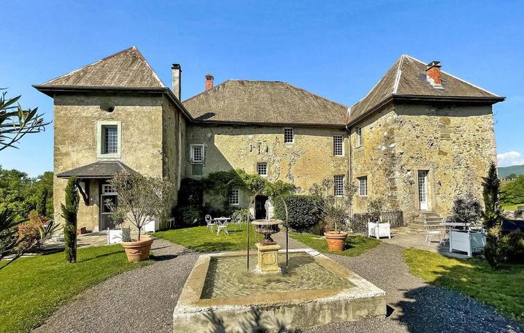 Location de vacances pour 2 personnes, avec Terrasse et Piscine à Vallières