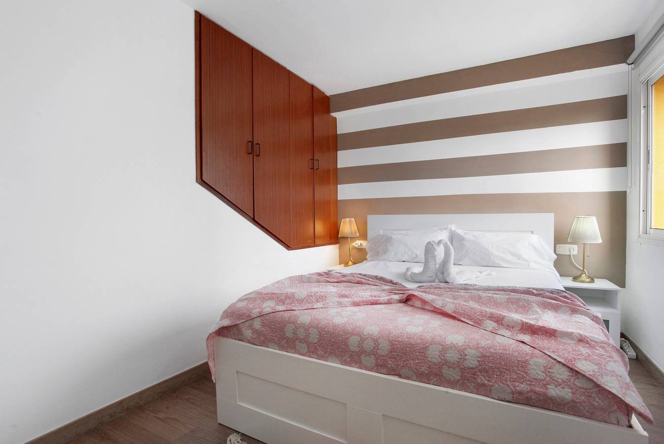 Entire apartment, Holiday Apartment "Keur Fina" with Shared Pool, Private Terrace & Wi-Fi in Costa de Antigua, Antigua