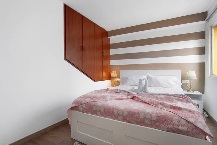 Apartamento entero, Apartamento vacacional "Keur Fina" con piscina compartida, terraza privada y Wi-Fi in Costa de Antigua, Antigua