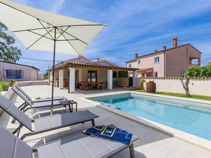 Ferienhaus für 6 Personen, mit Terrasse und Garten in Barban - 4