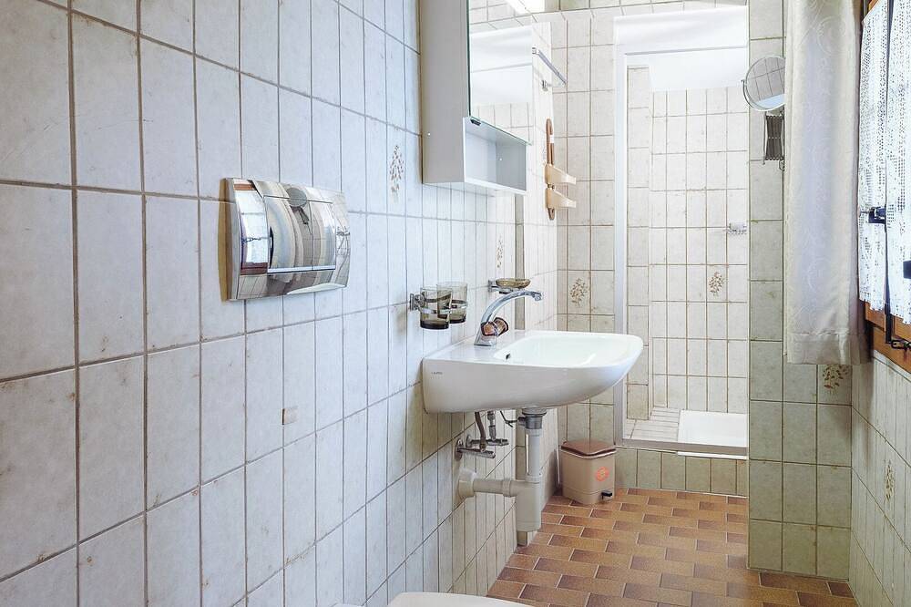 Entire apartment, Unique apartment in the heart of the old town of Visp / Wallis in Visp, Wallisian Alps
