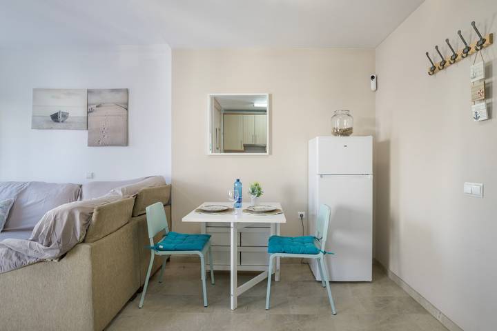Entire studio, ‘Gran Vía Conil’ Apartment with Balcony and Air Conditioning in Conil de la Frontera, Costa de la Luz