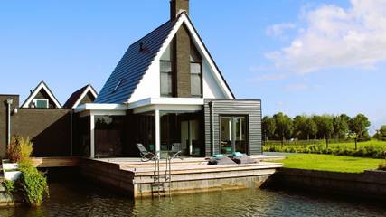 Ferienhaus für 8 Personen, mit Garten und Terrasse sowie Sauna und Seeblick, mit Haustier in Stavoren